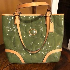 Beautiful like new green Coach purse!